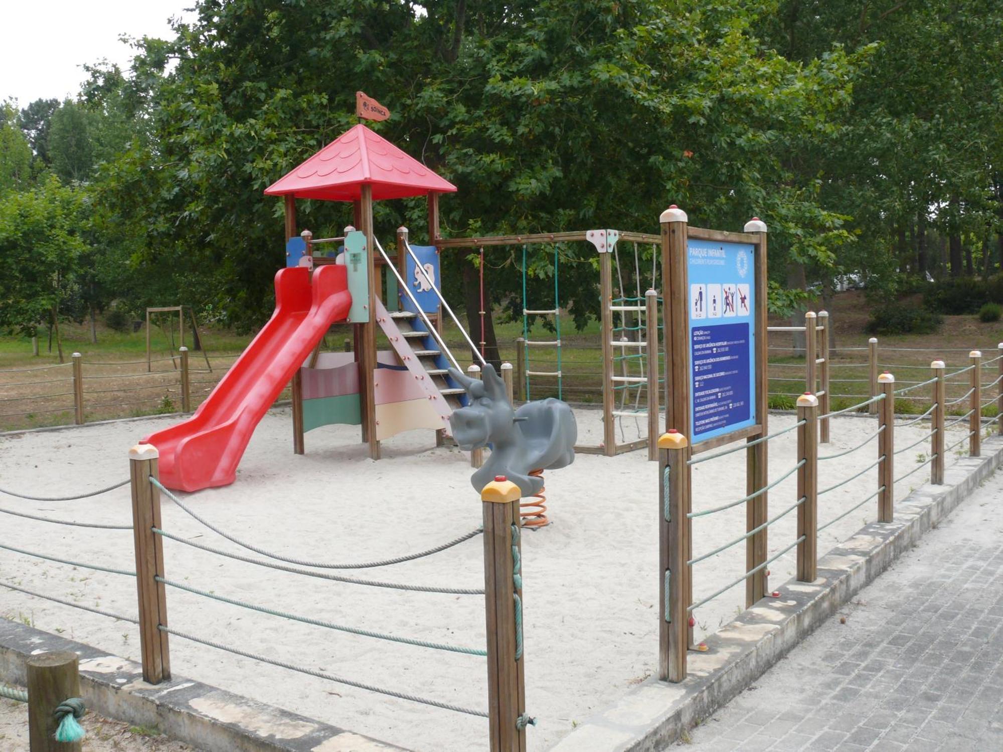 Отель Parque De Campismo Orbitur Foz De Arelho. Фош-ду-Арелью Экстерьер фото